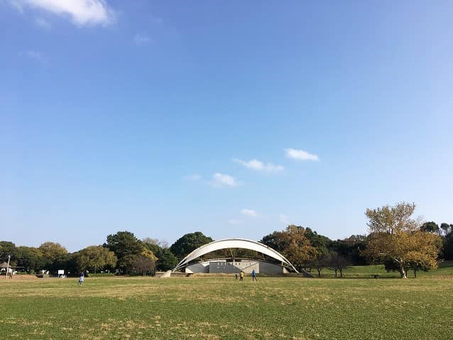 千葉ポートパークの円形芝生広場
